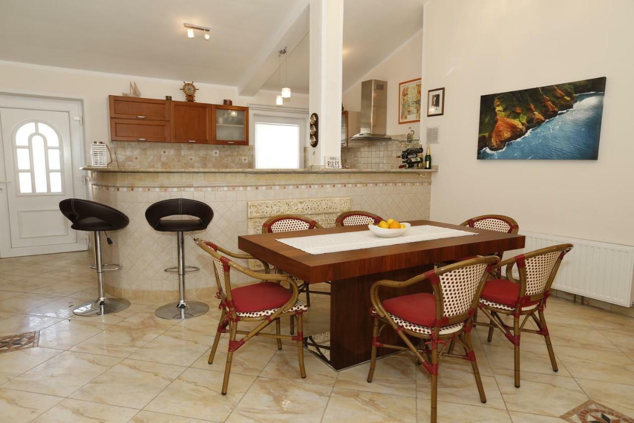 Apartment Bojan With Terrace And Sea View Baska  Ngoại thất bức ảnh