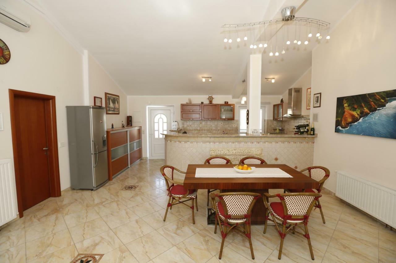 Apartment Bojan With Terrace And Sea View Baska  Ngoại thất bức ảnh