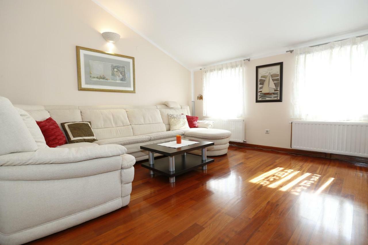 Apartment Bojan With Terrace And Sea View Baska  Ngoại thất bức ảnh