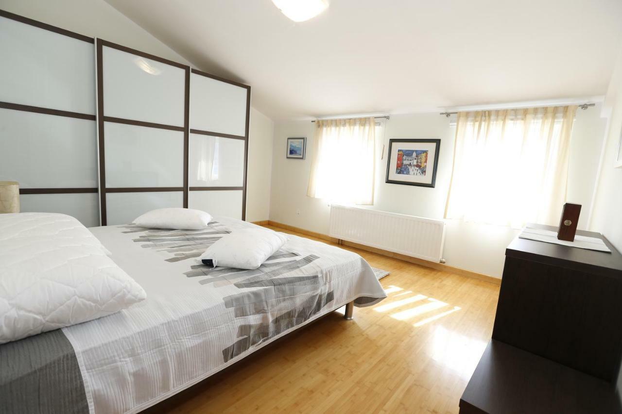 Apartment Bojan With Terrace And Sea View Baska  Ngoại thất bức ảnh
